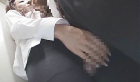 نائومی وودز روی ماشینی ریش سگس خرجی می اندازد