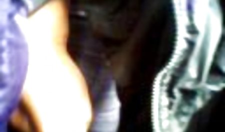 دختر در لباس کانالهای سکسی خارجی زیر زنانه سعی در رابطه جنسی گروهی