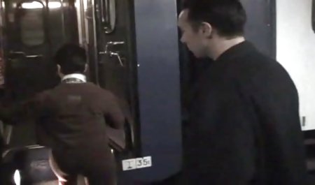 آسیایی می آموزد که از معشوقه کلیپ سکسی سوپر خارجی سلطه گر پیروی کند