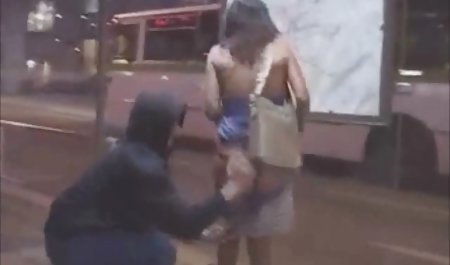 دو سکس خارجی تپل نوار پرشور با استریپون بازی می کنند