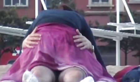 چشم هایش را با لذت می چرخاند شبکه سکسی خارجی