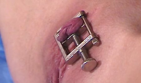 اشلی آدامز مشاعره خود را از طریق سوراخ های موجود دانلود فیلم سکسی زنان خارجی در ژاکتش بیرون کشید