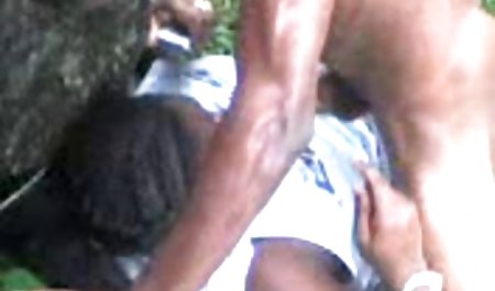 انگشت خود را به گربه زن تراشیده می فیلم سکسی خارجی جدید اندازد