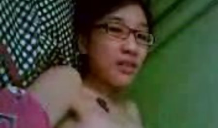 شکم سفید در معده اش سریال سکس خارجی پاشیده شده است