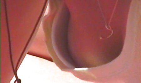 بیدمشک تراشیده شده سکس زیبا خارجی با سوراخ کردن