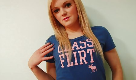 او یک دختر داستان سکسی خارجی در کلاه دارد