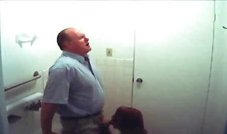 دختری فیلم سوپر خارجی وحشی با شکل کامل با گربه اش روی صورت هالیا نشسته بود