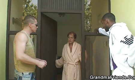 استریپ آسیایی بعد از رقص روی زانوهای فیلم خارجی سکسی خود لعنتی