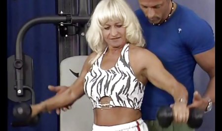 کتی بهشت ​​در یک عیاشی لوکس شرکت سکس زنان چاق خارجی کرد