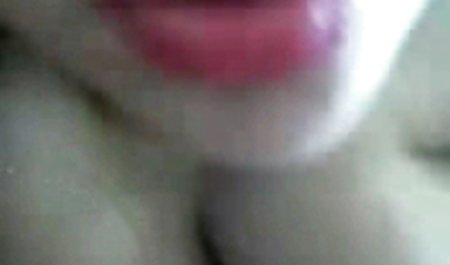 یک زن چاق از مشاهده فیلم سکس خارجی نوازش های مستقل لذت می برد