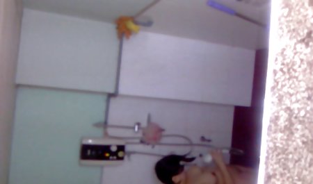 پسر جوان از مادر چاق خود راضی است ویدیوهای سکس خارجی