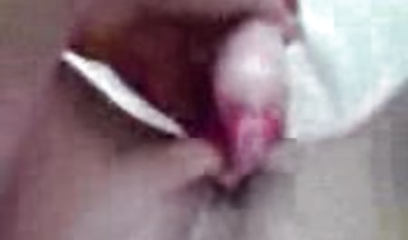 ماریسا مندوزا پس دانلودفیلم سوپرایرانی و خارجی از یک مصاحبه کوتاه انگشت خود را نشان می دهد