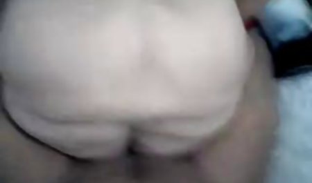 یک فیلم ماساژ سکسی خارجی لزبین با دوست خود ماساژ می دهد