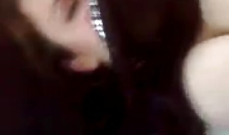 بوسه های روی پله ها هموار به سکس می روند سکسخارجی باحال