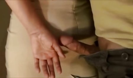 Simoney Diamond دو درگاه فیلم سکسی خارجیها را درون سوراخ های خود می چرخاند