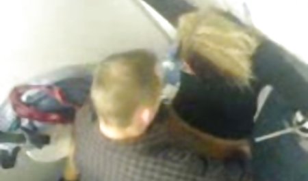 آسیایی الاغ خود را با اسباب بازی های فیلمهای سکسی سوپر خارجی جنسی دراز می کند