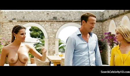 جوان در یک کلوپ شبانه لعنتی داستان تصویری سکسی خارجی می شود