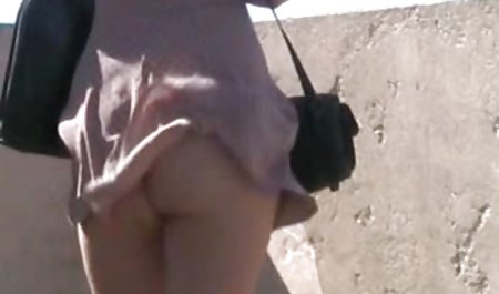 یک زن اروپایی ولو را با تخم لرزشی نوازش می کند سکس از کون خارجی