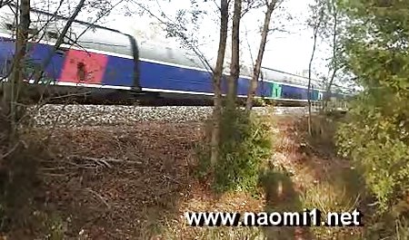 آنجلینا کلاغ دو سرباز را به یکباره عکس و فیلم کیرتوکس می برد