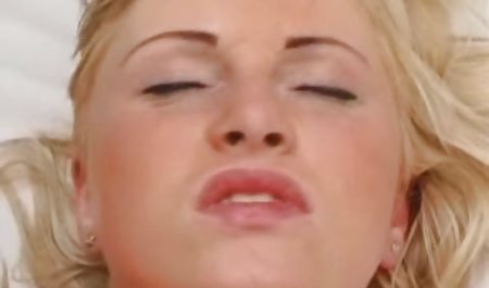 کائلا ماری سوراخ مقعد را صاف می کند سکس خارجی در آشپزخانه