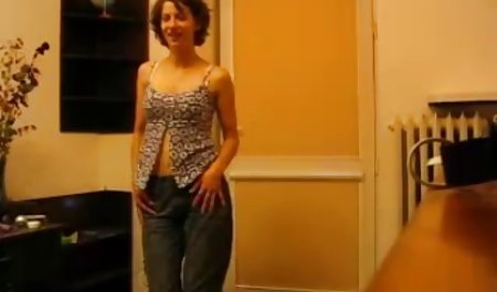 دخترک احساس کرد که چیزی سکس بازیگران مشهور خارجی وارد غار او می شود