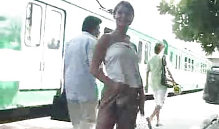 عوضی در یک کرست به طور همزمان سه سکس خارجی دانلود عدد می دهد