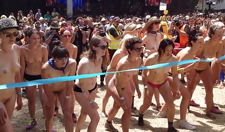 فاکر لندن سکسخارجی باحال لین را از درون شورت های پاره شده لعنتی