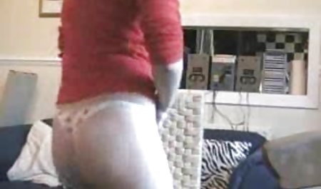 Lelu Love لرزش دانلود تصاویر سکسی خارجی ویبراتور را در زیر پوشش می دهد