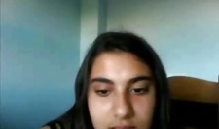 یک زن چربی با لکه خال عکس سکسی های خارجی کوبی در اتاق خواب خود